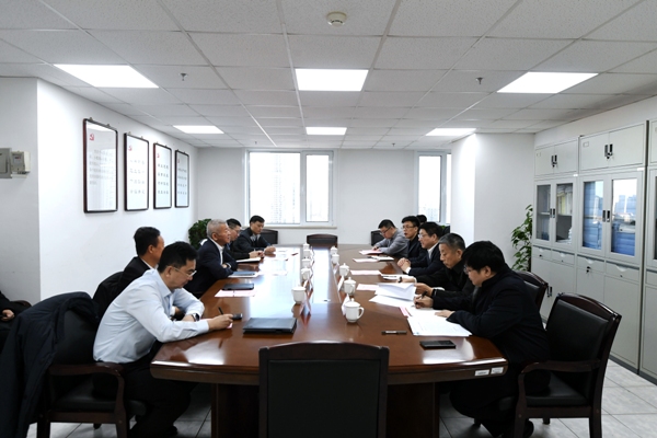 郭铭群董事长带队走访市发改委