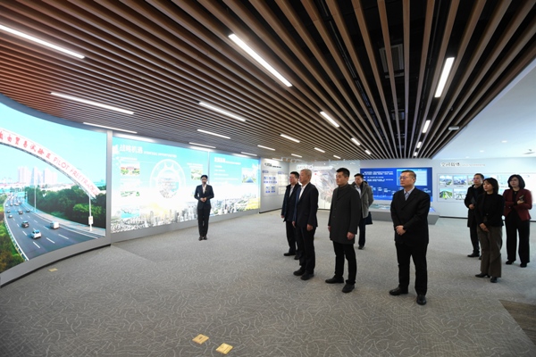 开元网站登录入口-(中国)官方网站与滨海新区领导座谈并共同见证滨海开元网站登录入口-(中国)官方网站与经开区管委会签署合作协议