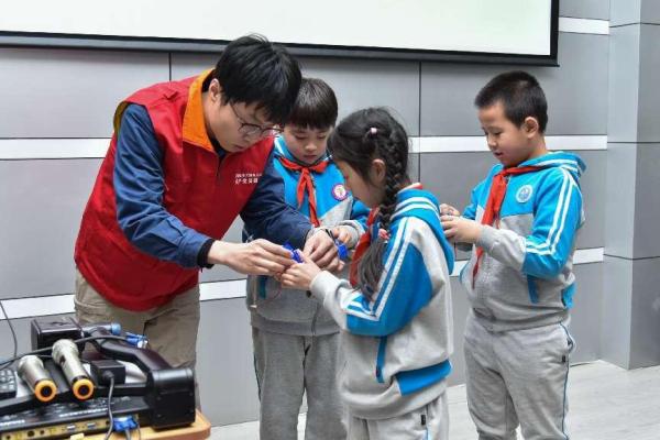 传承雷锋精神 共绘时代新篇——国网天津电力志愿服务温暖津城